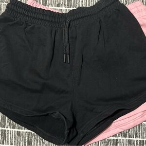 Gymshark shorts - black